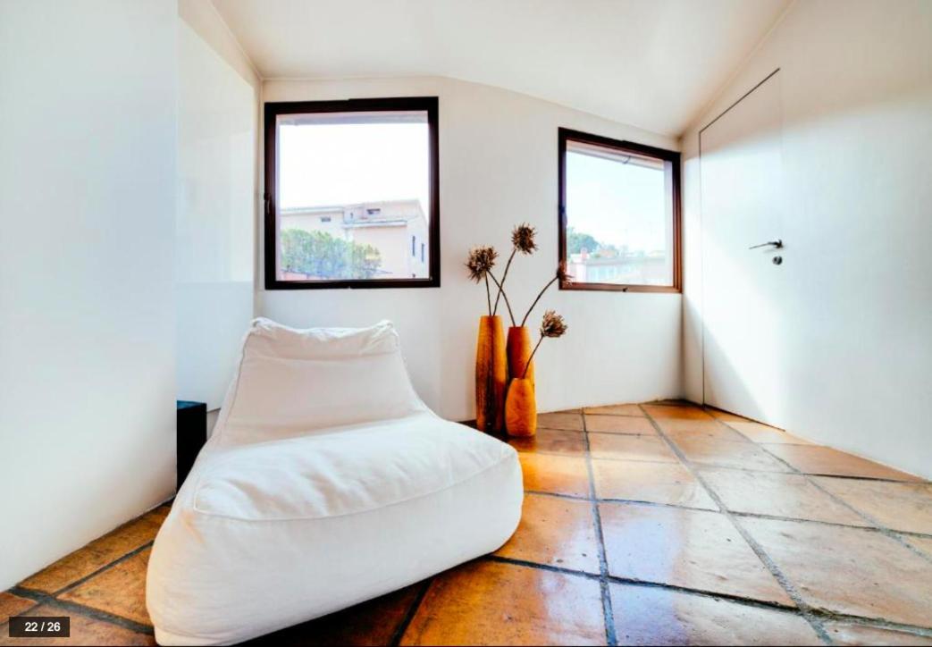 Luxury Art Apartment In Trastevere With Terrace โรม ภายนอก รูปภาพ
