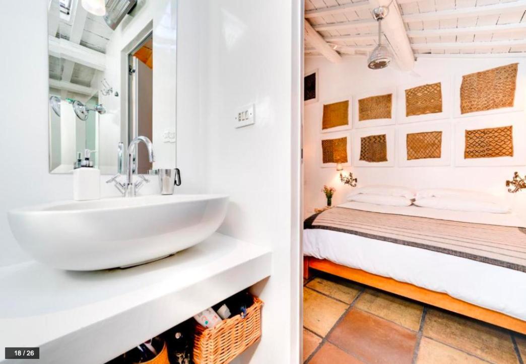 Luxury Art Apartment In Trastevere With Terrace โรม ภายนอก รูปภาพ