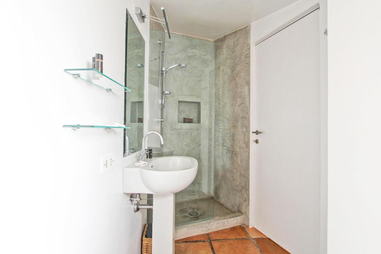 Luxury Art Apartment In Trastevere With Terrace โรม ภายนอก รูปภาพ